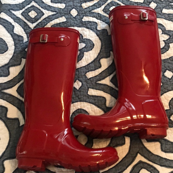 New Women’s Red Tall Glossy Rain Boots - Picture 3 of 4